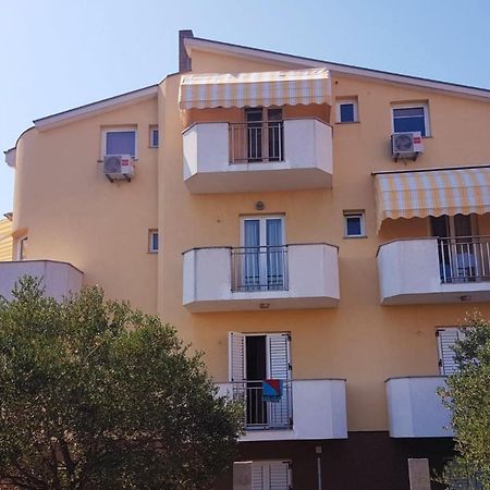 Apartmani Lili ซูโกชัน ภายนอก รูปภาพ