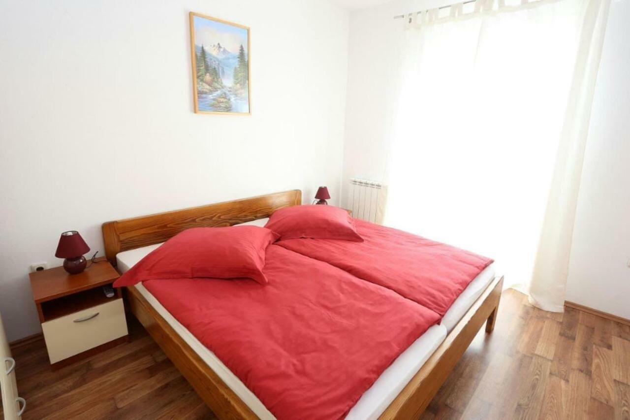 Apartmani Lili ซูโกชัน ภายนอก รูปภาพ