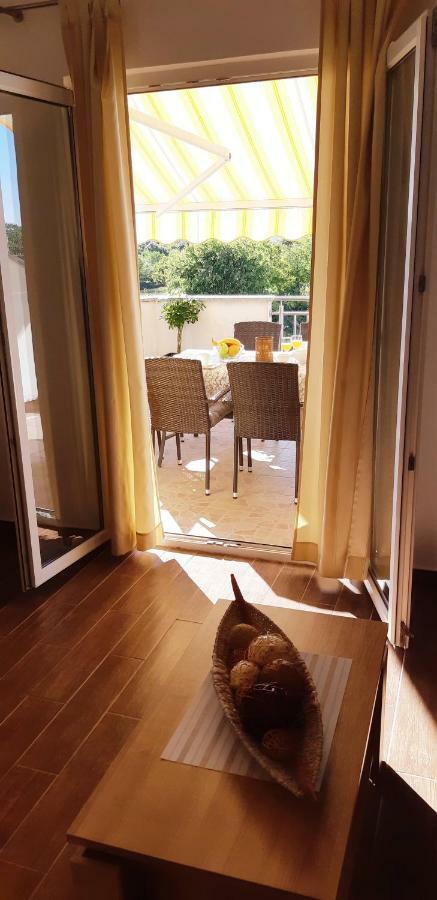 Apartmani Lili ซูโกชัน ภายนอก รูปภาพ
