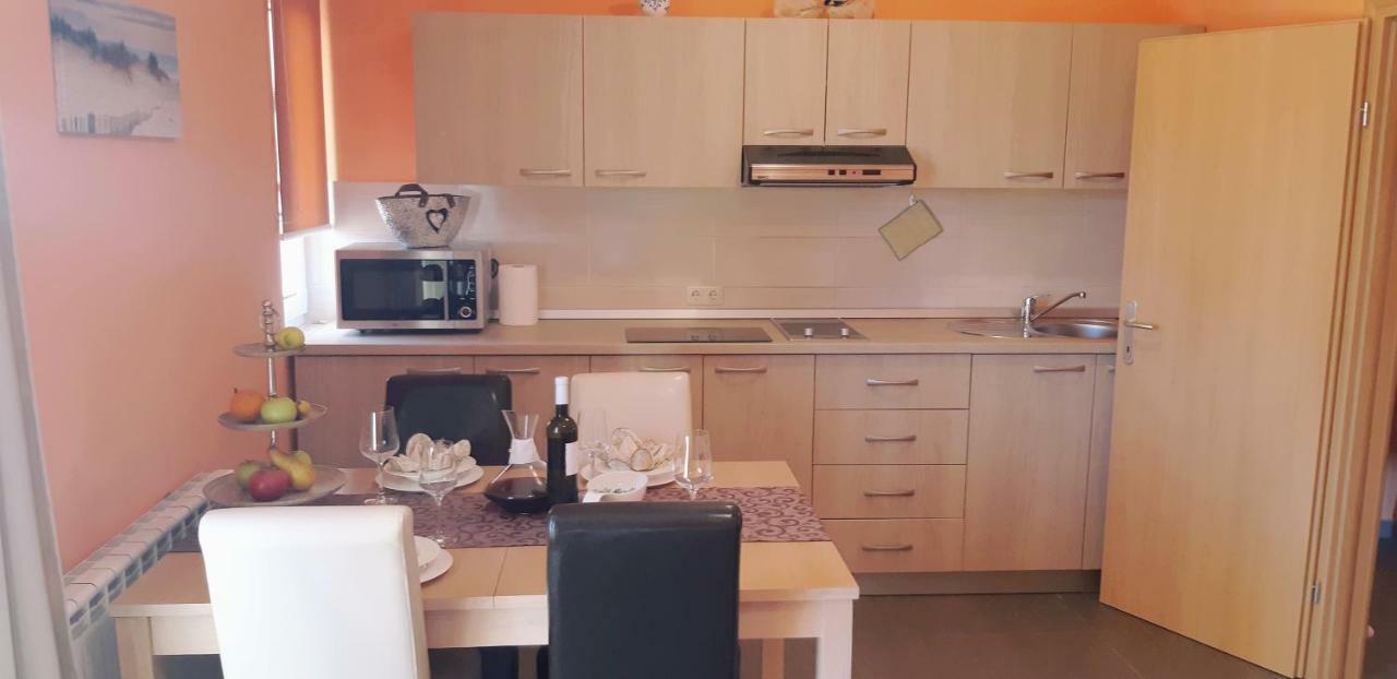 Apartmani Lili ซูโกชัน ภายนอก รูปภาพ