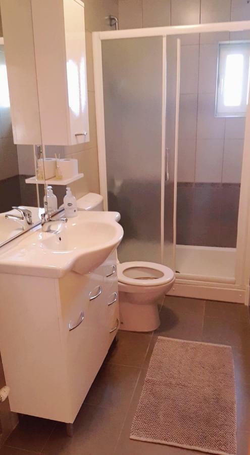 Apartmani Lili ซูโกชัน ภายนอก รูปภาพ