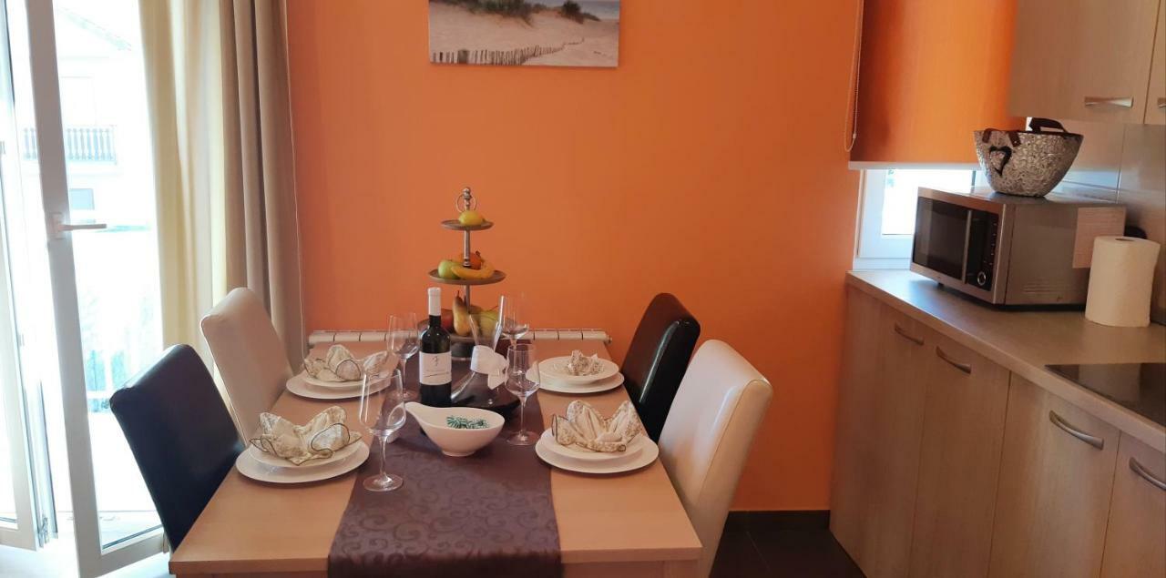 Apartmani Lili ซูโกชัน ภายนอก รูปภาพ