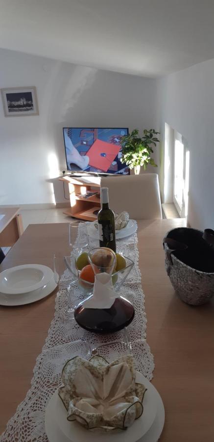 Apartmani Lili ซูโกชัน ภายนอก รูปภาพ